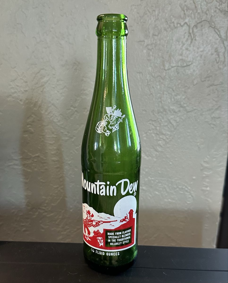Vintage Mountain Dew Hillbilly 10 oz Glass Soda Bottle – “It’ll Tickle Yore Innards!”
