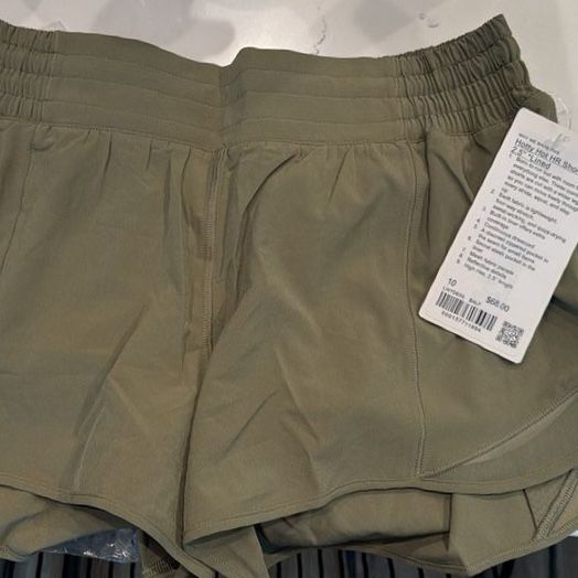 Lululemon Hotty Hot High-Rise Lined Short 2.5" Olive Green Size 10