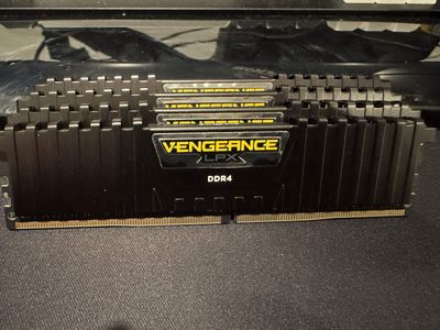 Corsair 4x8gb DDR4 ram sticks 2800mhz CL16 + bonus pc for it...