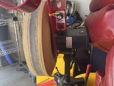 Softball and Baseball Pitching machine