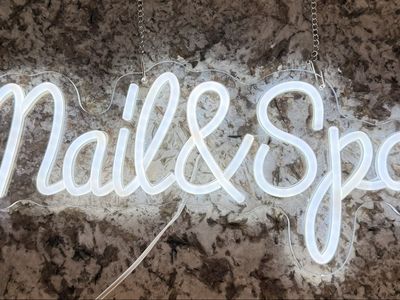 LED Nail & Spa Neon Sign USB Powered with Hanging Chain