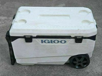 Igloo Latitude 90 Quart Rolling Cooler Wheels Camping Picnic Boating