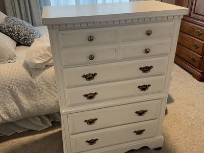 Lenoir House Broyhill Furniture White Wooden Dresser 5 drawer Tall Chest with Brass Hardware