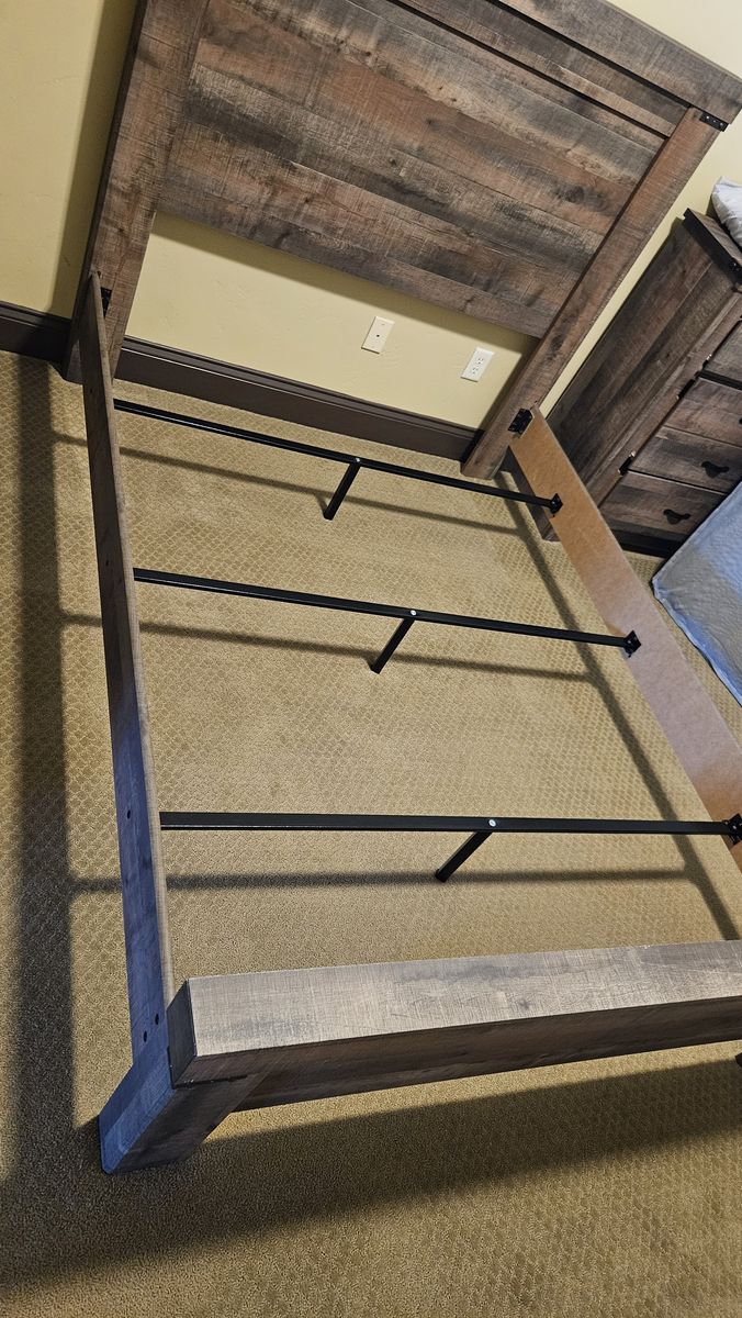 Ashley "Ranier" Queen Bedroom Set (Please read ad)