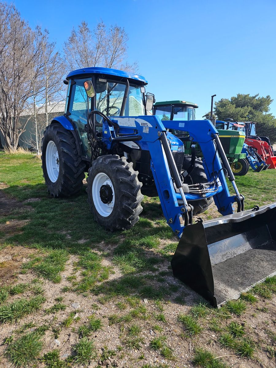 New Holland td5050