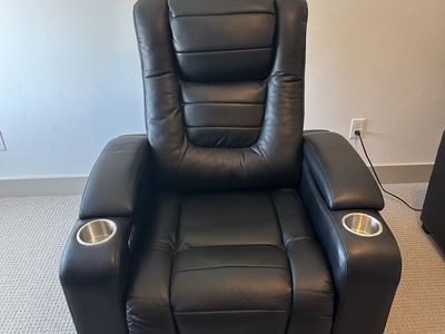 LIKE NEW THEATER SEAT RECLINER