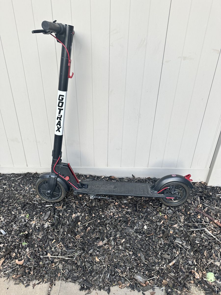 GoTrax GXL V2 electric Scooter