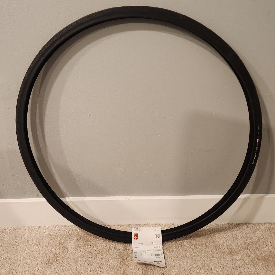 Bontrager AW1 700x25c road bike tire