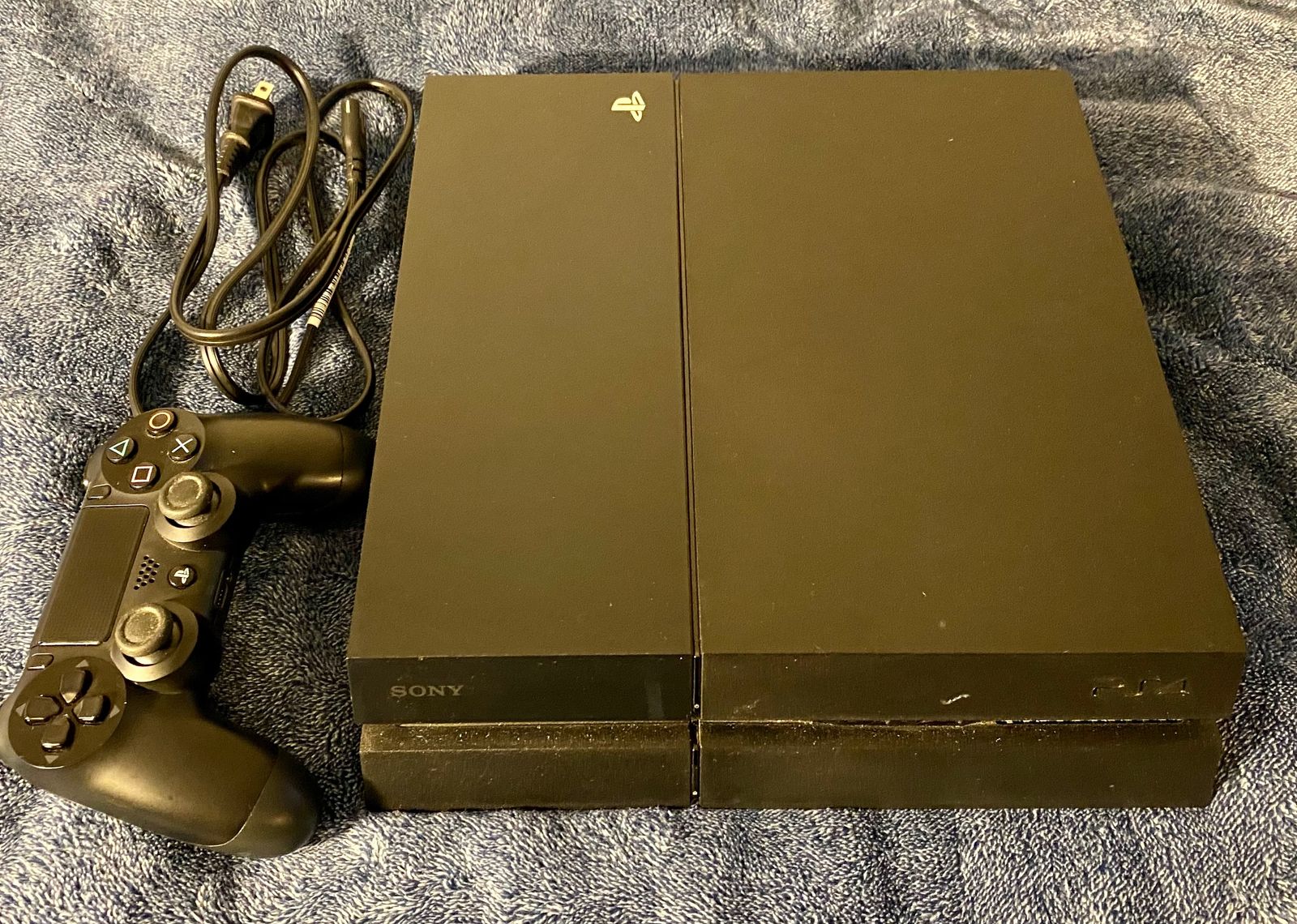 Great Condition Sony PlayStation 4 PS4 Original Console 500GB Black with Controller and Power Cable