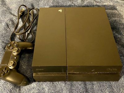 Great Condition Sony PlayStation 4 PS4 Original Console 500GB Black with Controller and Power Cable