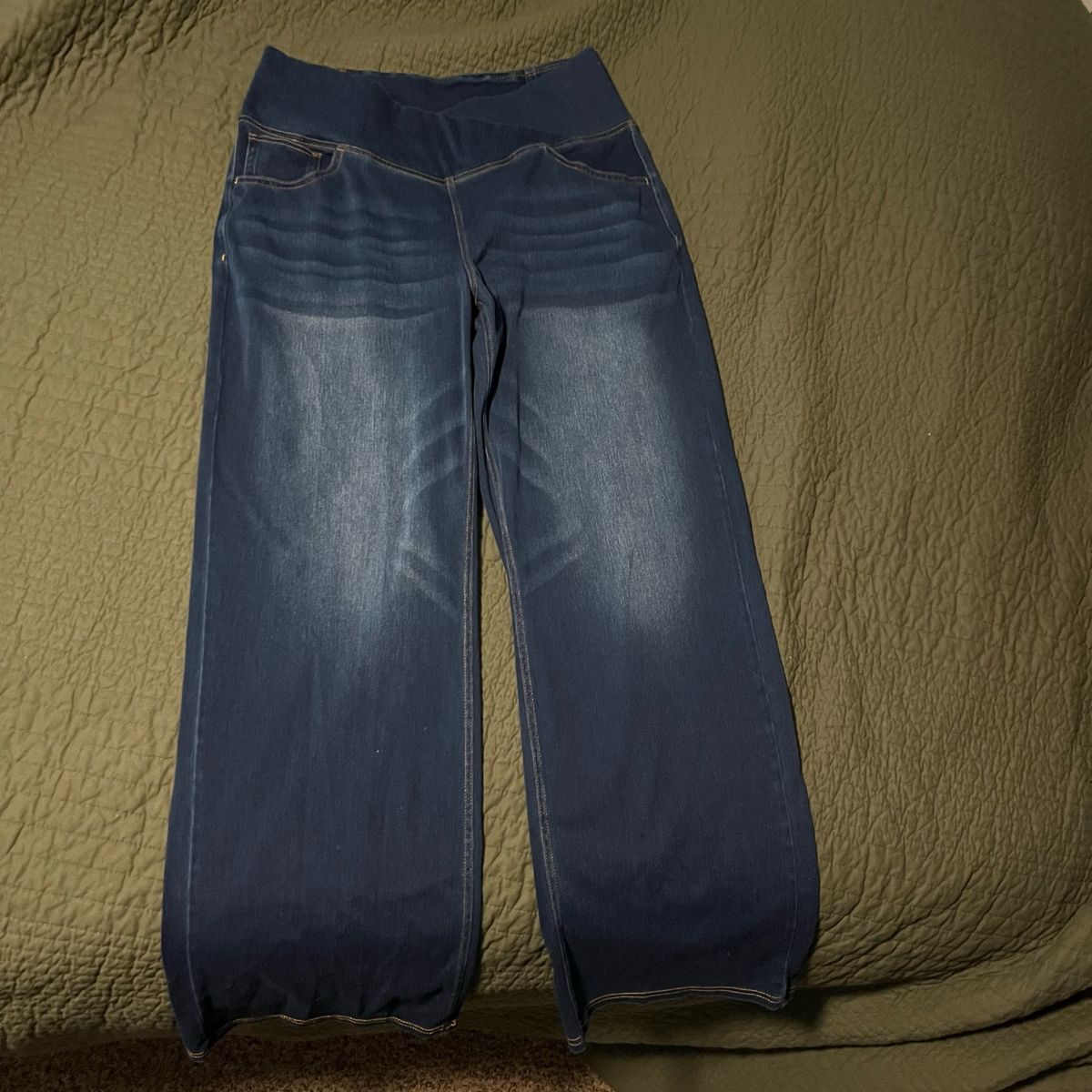 Main image 3