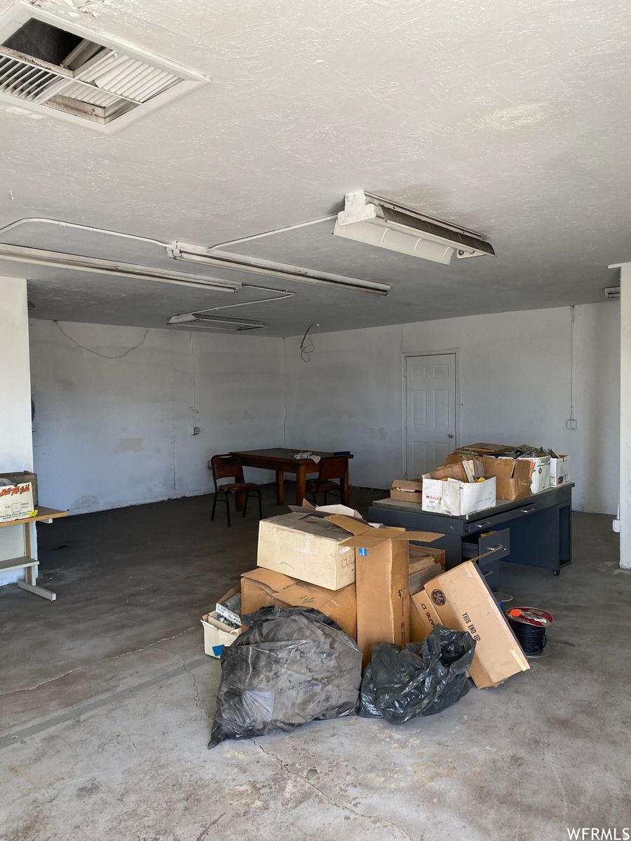 Main image 4