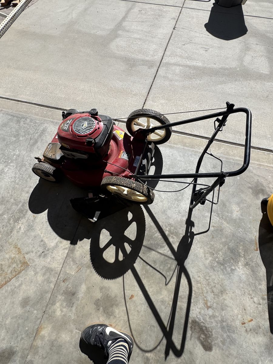 Craftsman 22” Self-Propelled Mulching Mower, Briggs & Stratton 6.25 HP, FWD, Runs Great