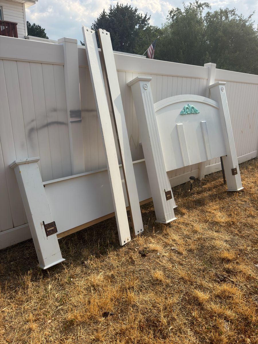Queen bed frame(FREE)