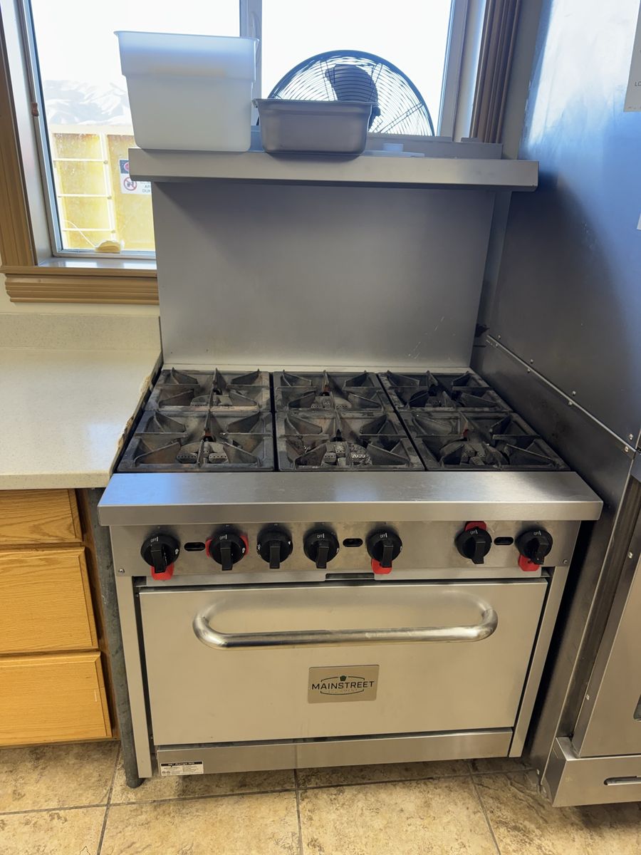 MainStreet Equipment Commercial Restaurant Gas Range and Oven