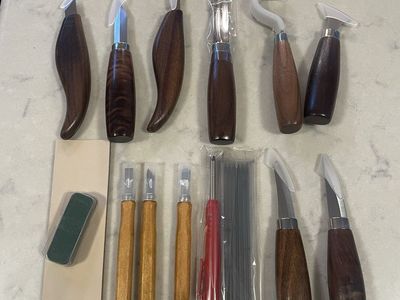 Wood Carving Tools Set - Assorted Knives & Gouges with wood handles and blade protectors. Sharp!