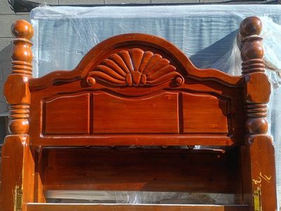 queen size frame/box spring