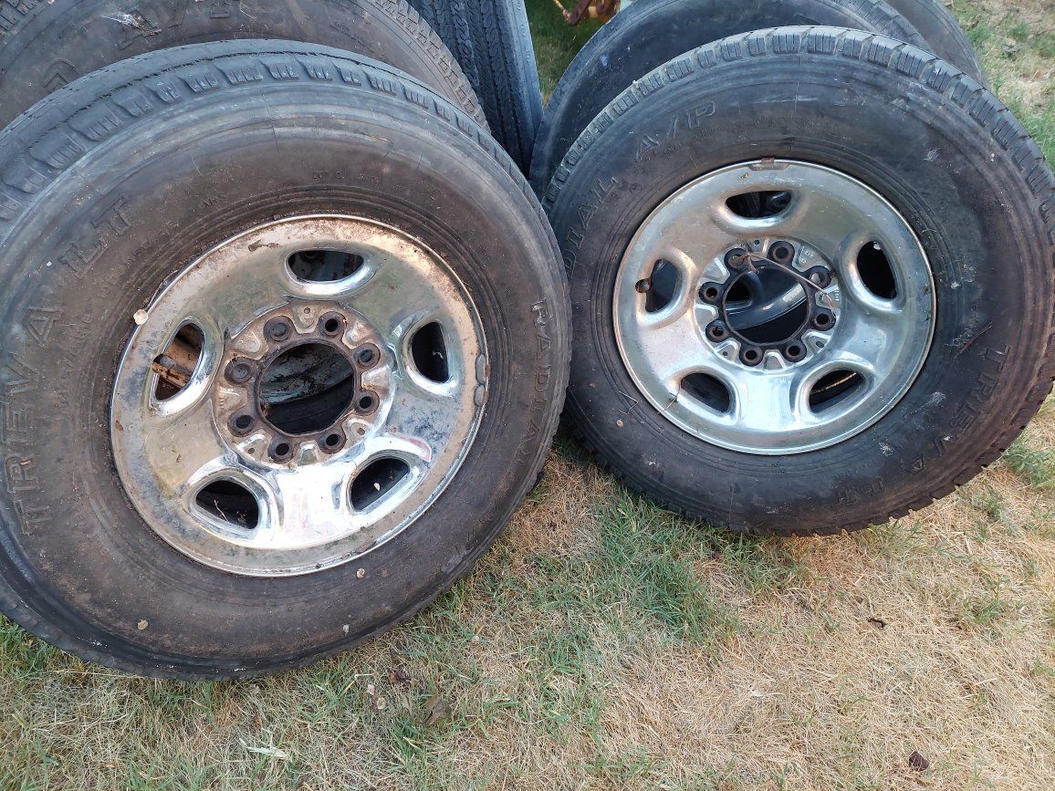 set 4 chevy 8 luck truck wheels and tires 16"