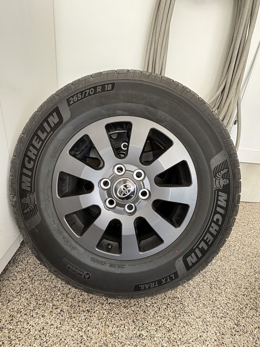 6 x 5,5 Toyota Land Cruiser wheels and tires