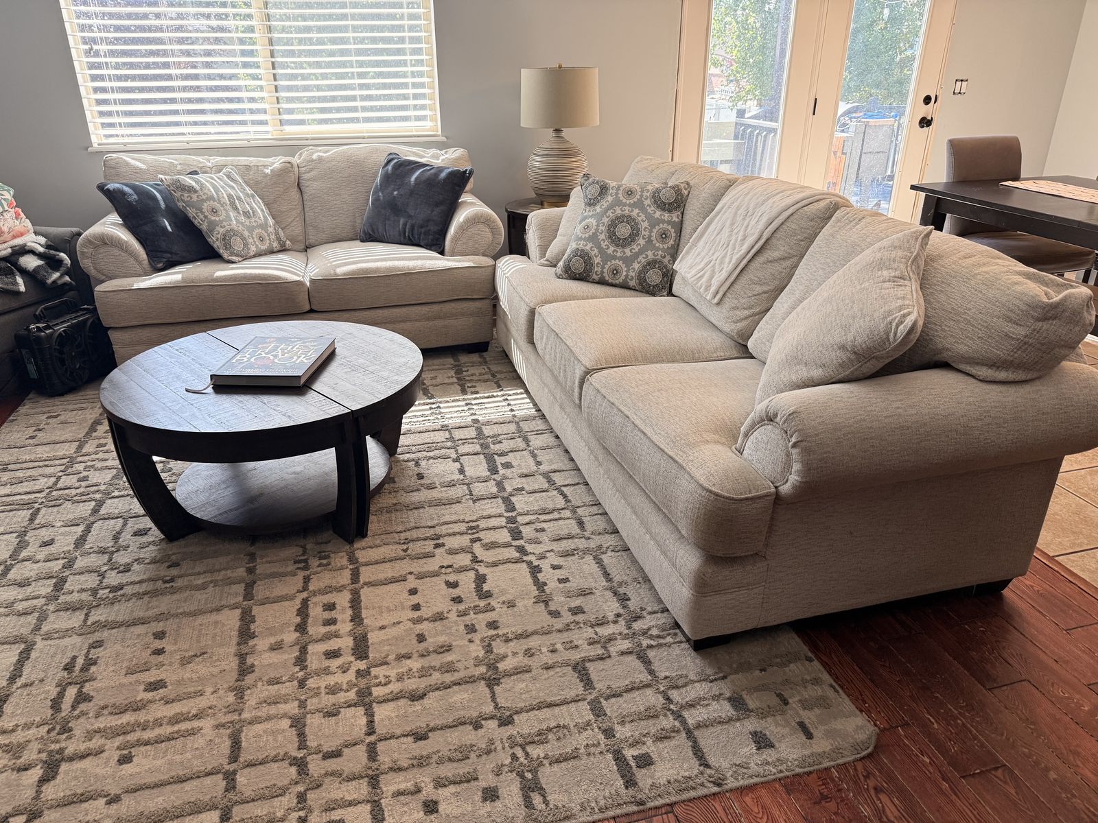 Couch set