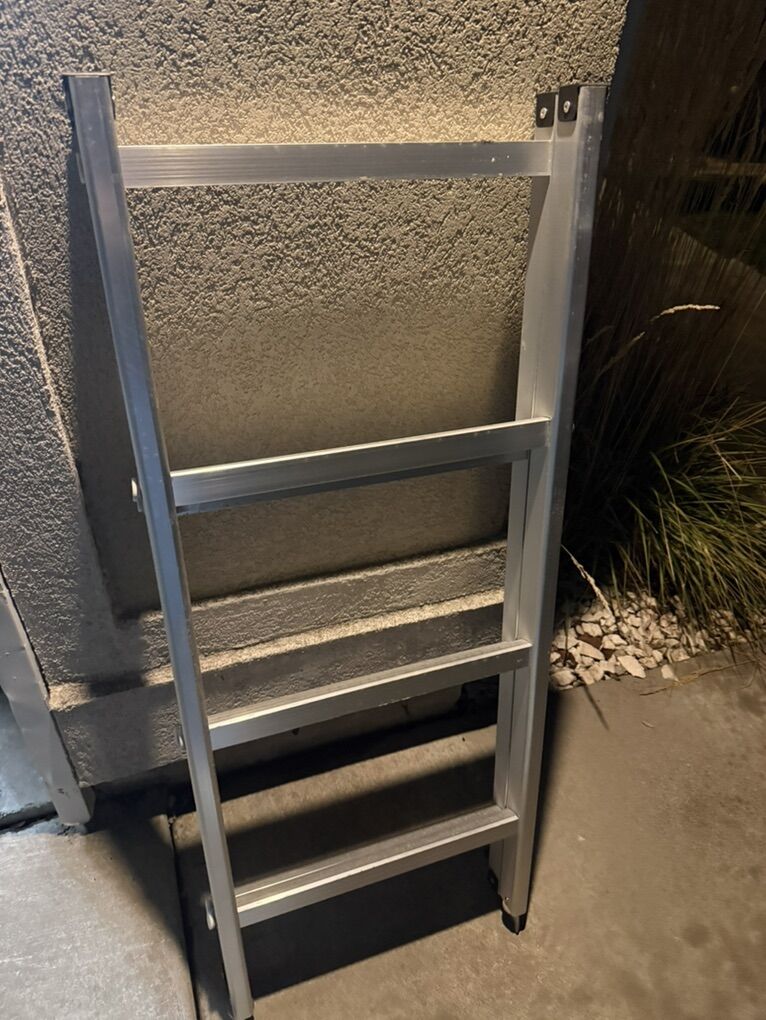 Foldable Ladder