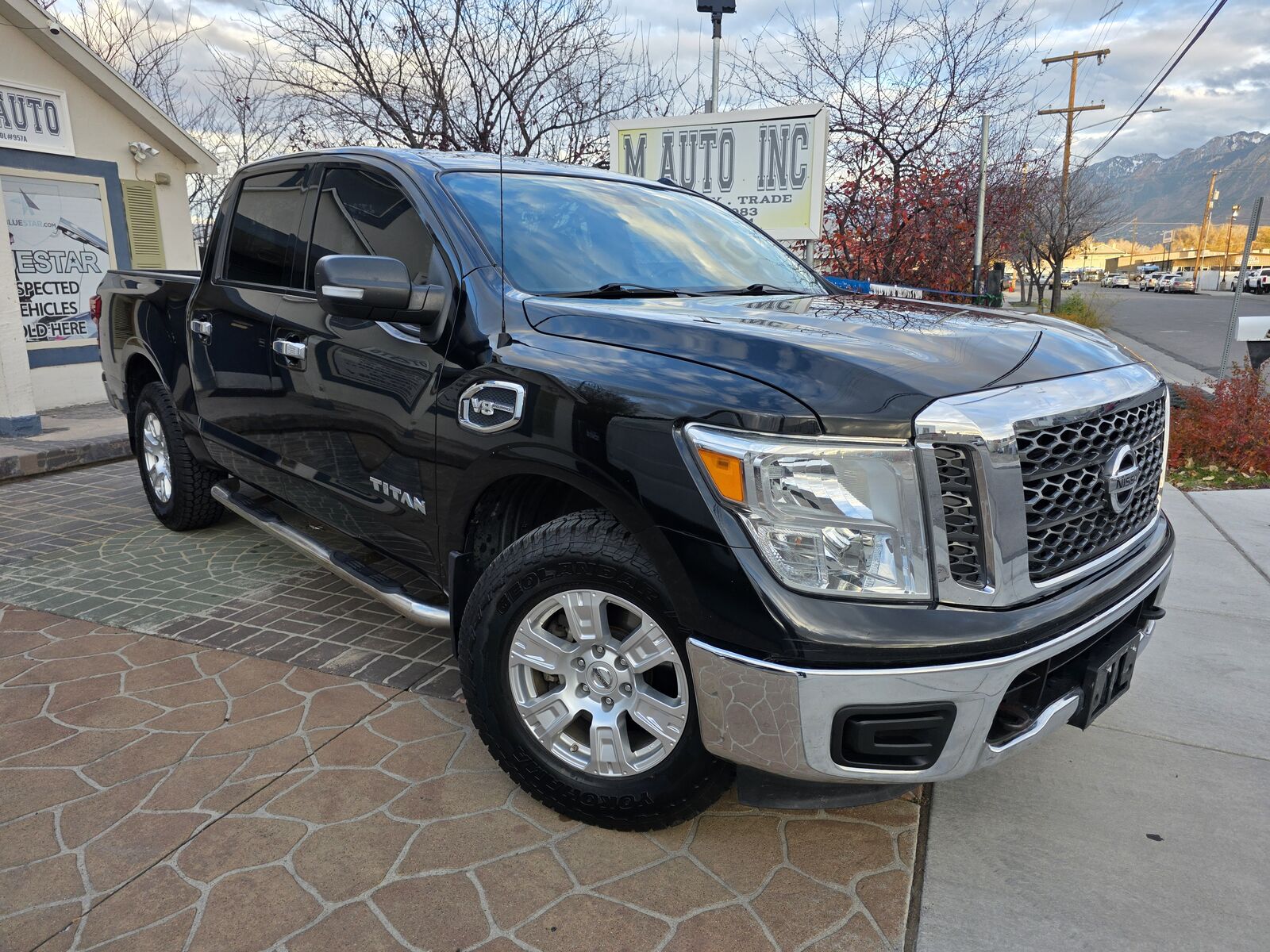 2017 Nissan Titan SV