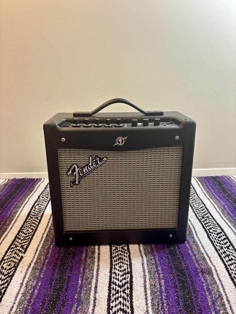 Fender Mustang 1 Guitar Amp