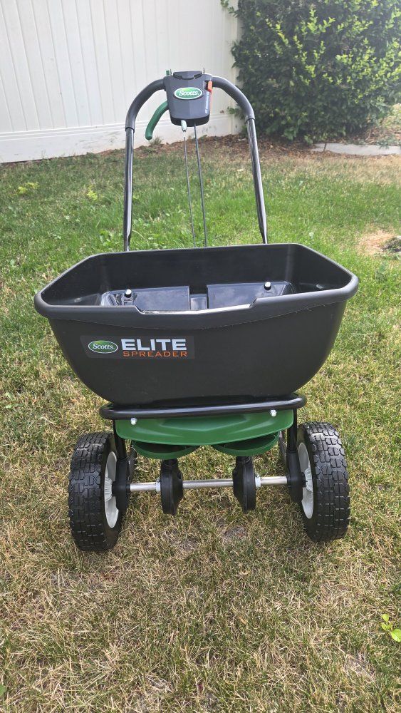 NEW - Scotts Elite Broadcast Spreader