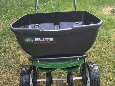 NEW - Scotts Elite Broadcast Spreader