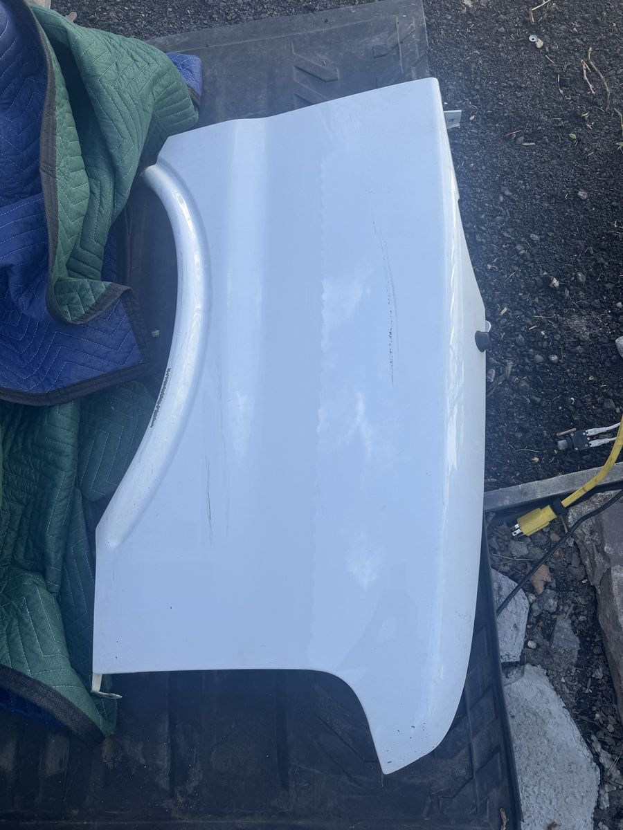 FRONT RIGHT FENDER CHEVROLET EXPRESS OR GMC SAVANNA 2000-2025