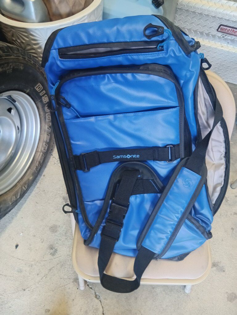 Samsonite Wate Resistant Luggage Duffel Bag New!