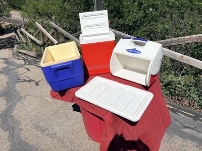 Vintage Igloo Playmate & Ice Chest Coolers - Lot of 3, Red & Blue, Retro Outdoor Gear 10.00each