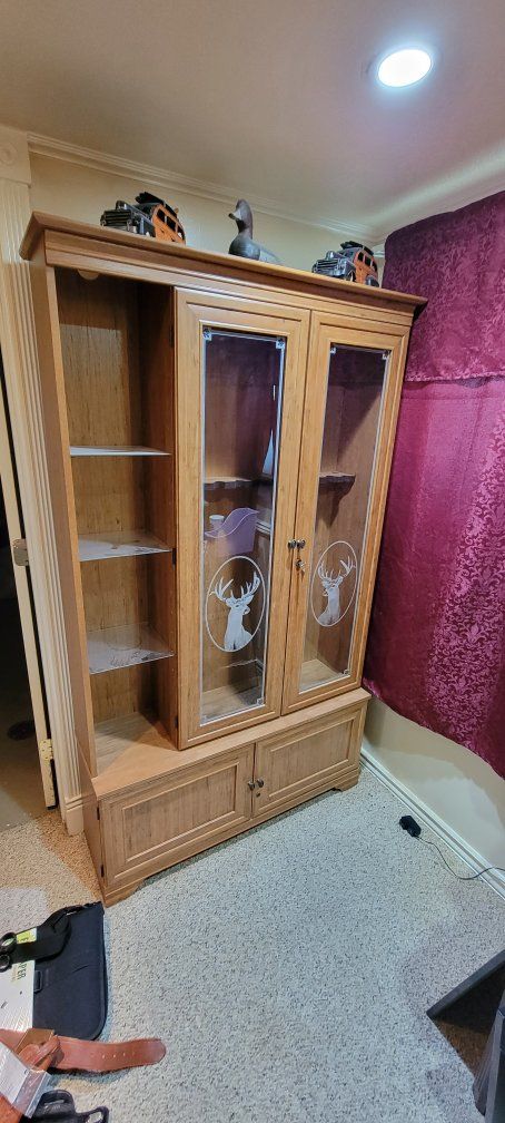 Wooden Gun Cabinet  10 rifle