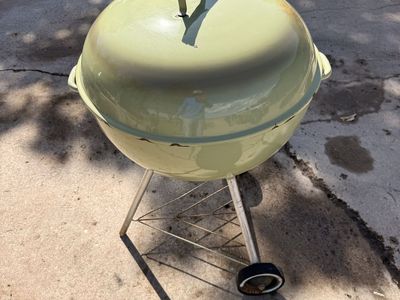 Vintage 1970s Weber Avocado Green Charcoal Kettle Grill