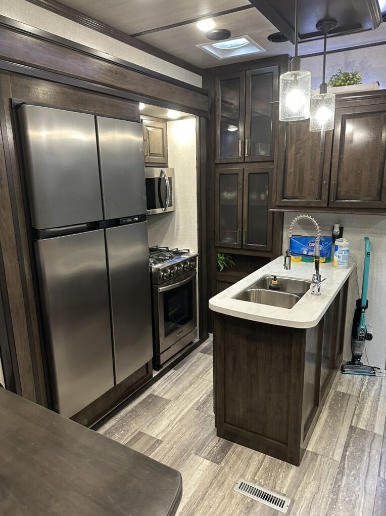 2022 Dutchmen VOLTAGE 4135