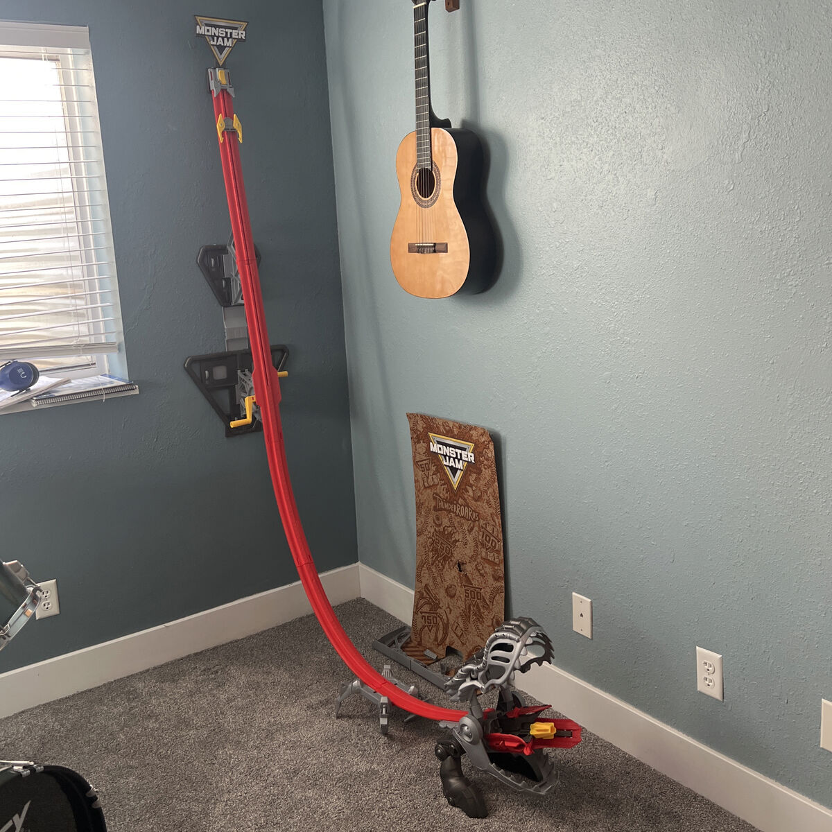 Monster truck ThunderROARus Drop