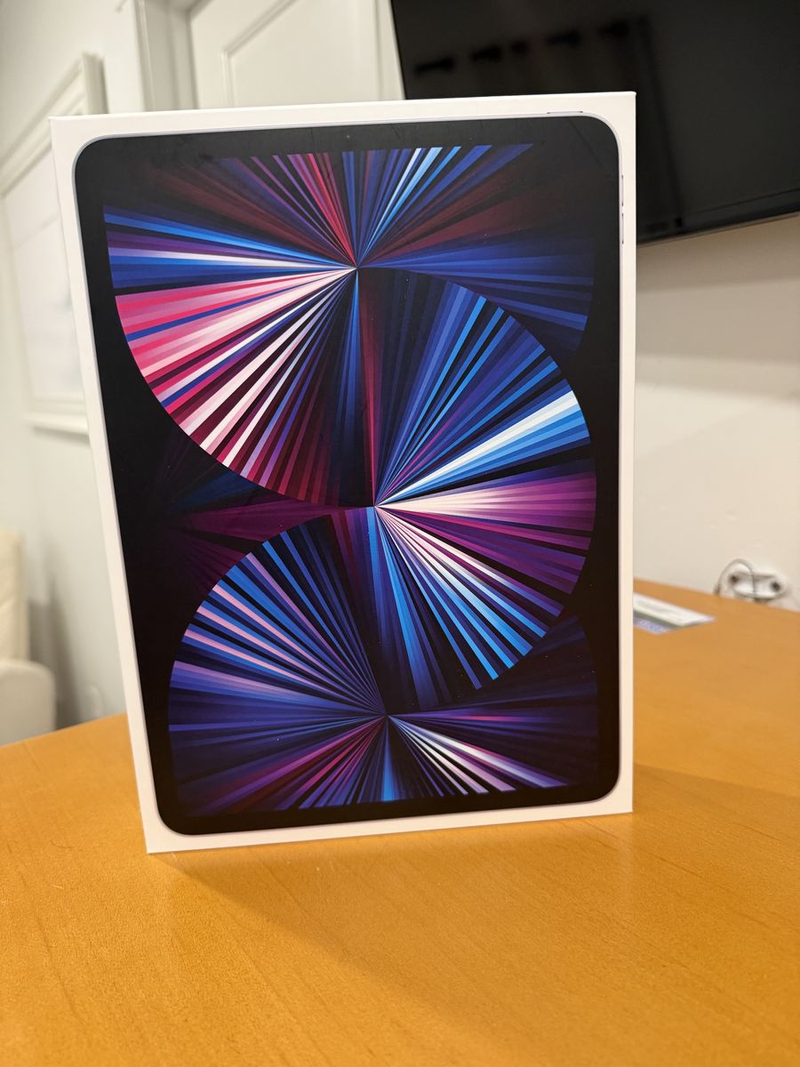 iPad Pro 3rd Gen 128 GB - Great Condition
