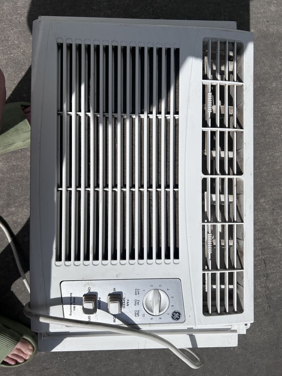 General Electric Window Unit Room Air Conditioner
