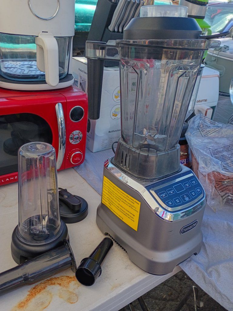 Amzchef Professional Countertop Blender with Smoothie & Ice Crush Presets, Used