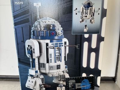 Lego Star Wars R2-D2 Set 75379