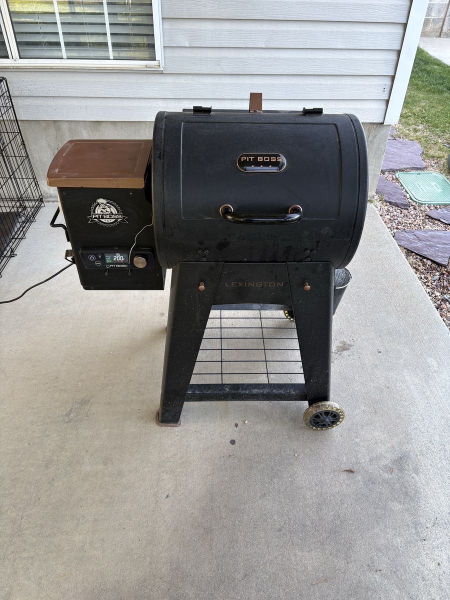 Pit boss pellet smoker