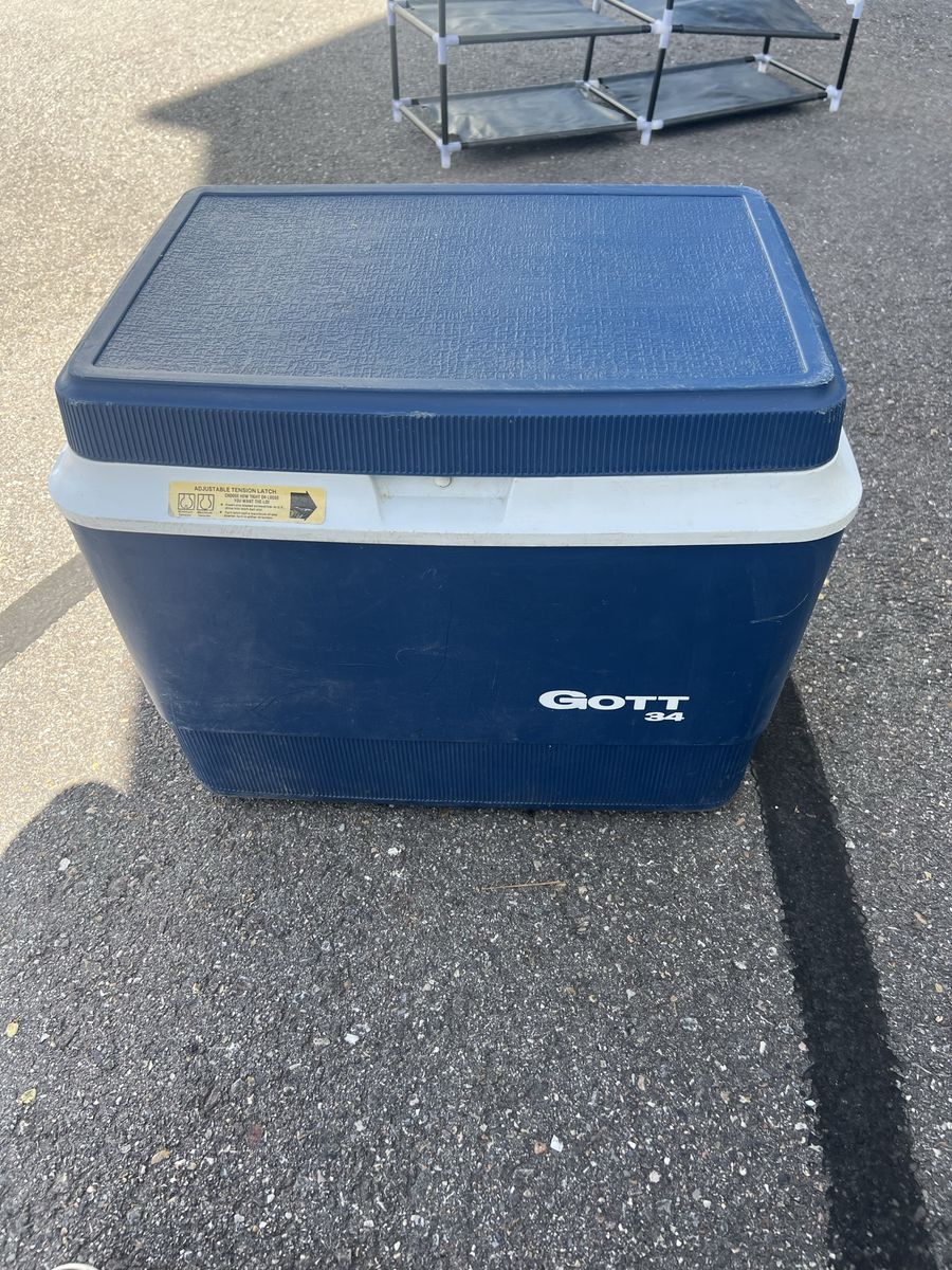 Vintage Gott 34 Cooler