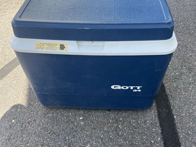 Vintage Gott 34 Cooler
