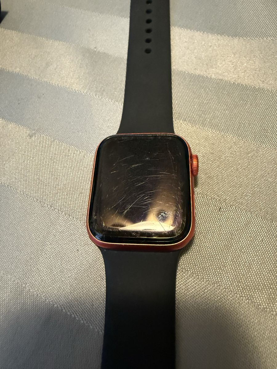 Apple Watch Series 6 GPS 40mm (PRODUCT)RED Aluminum, Black Sport Band, w/ Charger