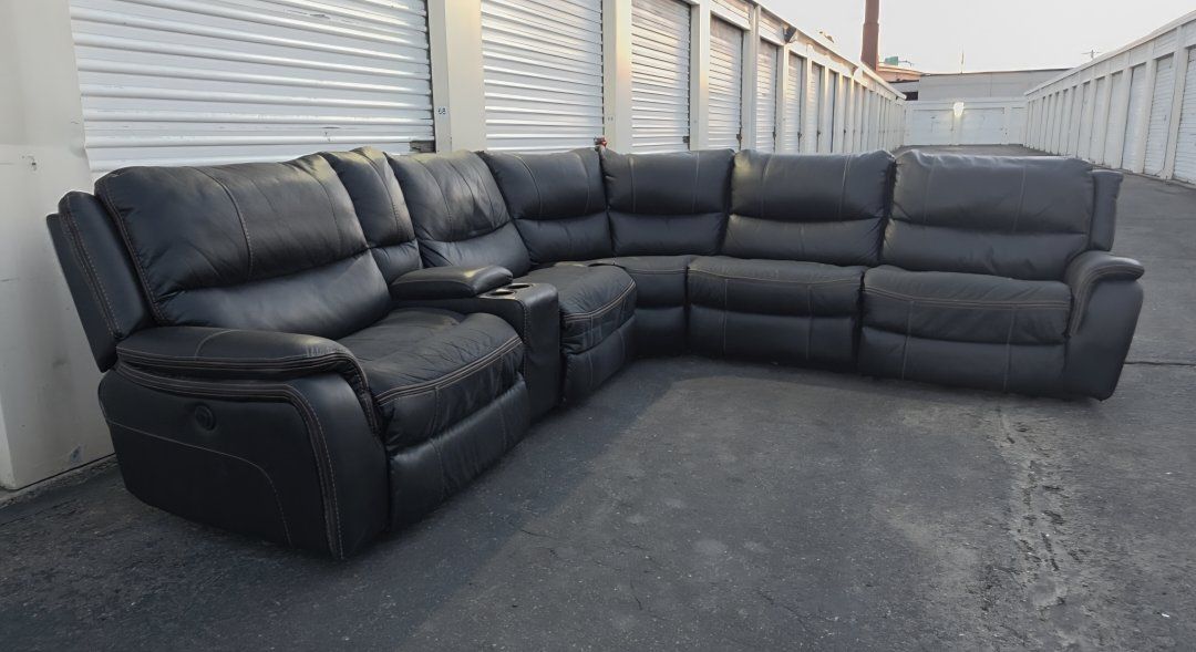 [FREE DELIVERY] Beautiful 6-Piece Leather Sectional With Recliners