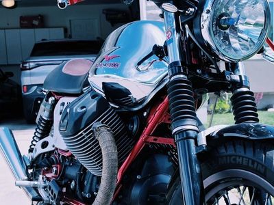 2012 Moto Guzzi V7 Racer – 750cc V-Twin | 11,700 Miles