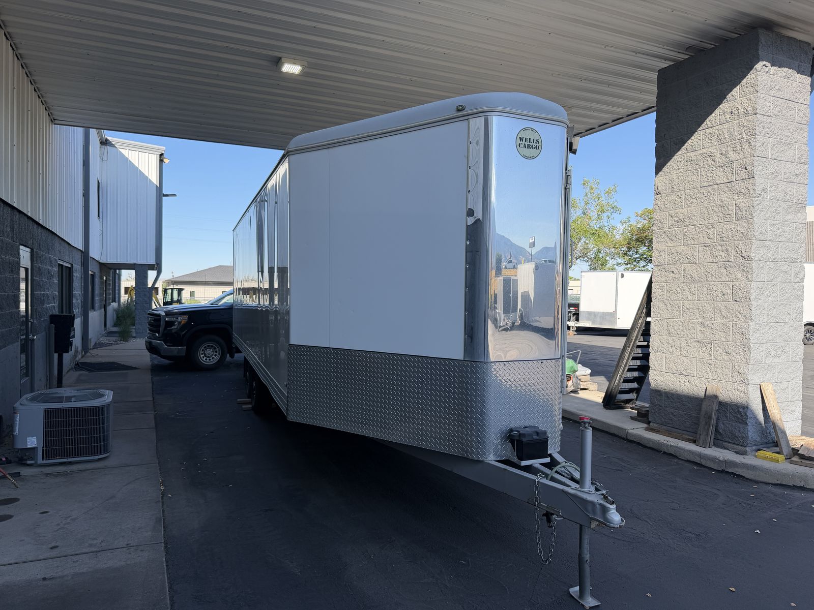 2010 Wells Cargo 28' Enclosed Snowmobile Trailer (24' Usable) ($199 OAC)