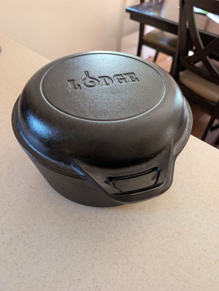 Lodge 5qt Cast Iron Pot