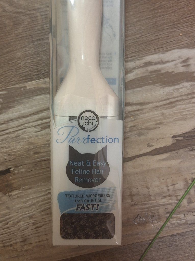 Neco Ichi Purrfection Neat & Easy Feline Hair Remover - New in Packaging, Microfiber