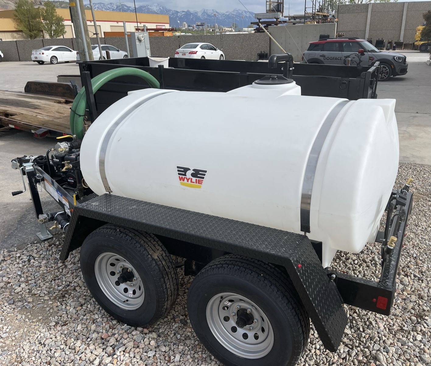 New Water Dog 550 gallon water trailers